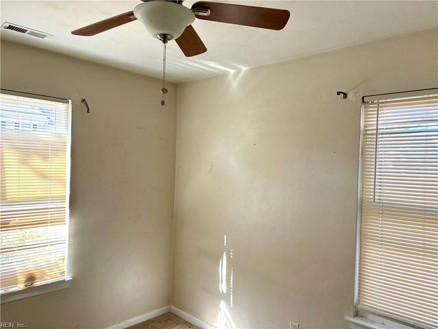 447 Peregrine ST, Virginia Beach, VA 23462