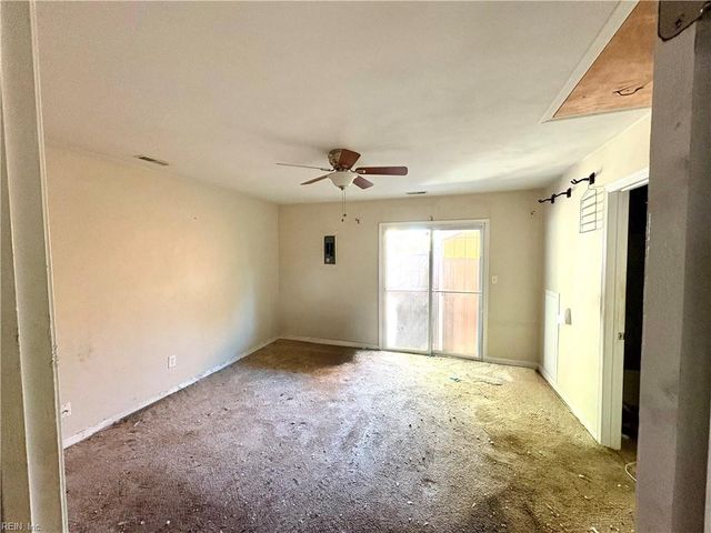 447 Peregrine ST, Virginia Beach, VA 23462