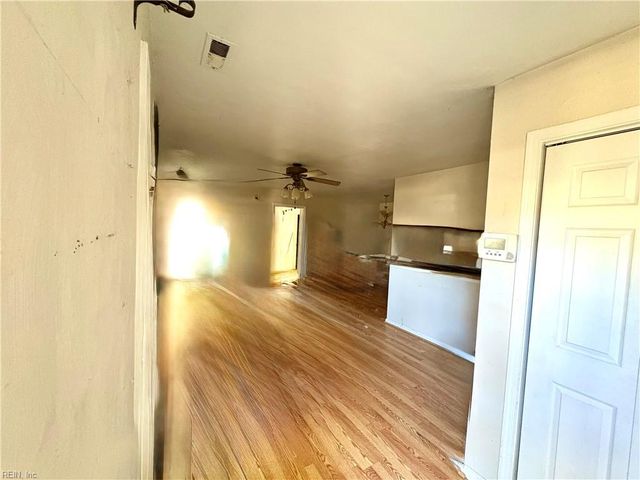 447 Peregrine ST, Virginia Beach, VA 23462