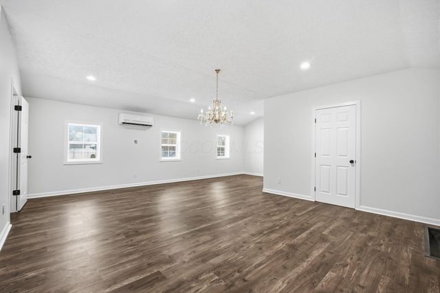 7097 Harlem Road, Westerville, OH 43082