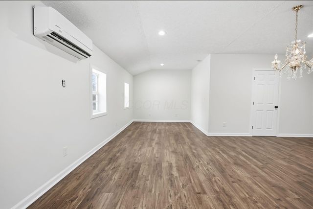 7097 Harlem Road, Westerville, OH 43082