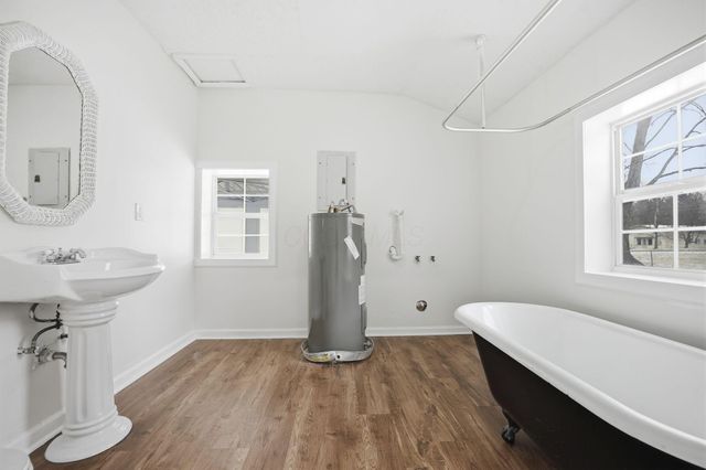 7097 Harlem Road, Westerville, OH 43082