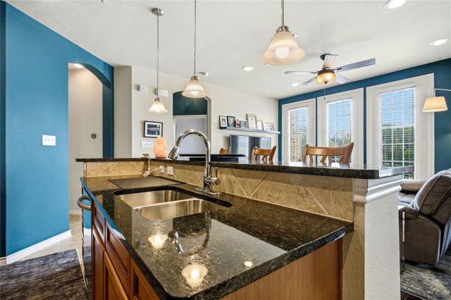 950 Henderson Street 1210, Fort Worth, TX 76102