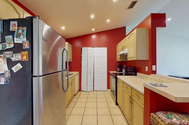 13387 N 68th St Street N, The Acreage, FL 33412