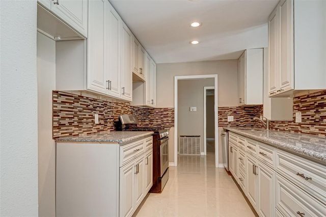 5811 Ludington Drive, Houston, TX 77035
