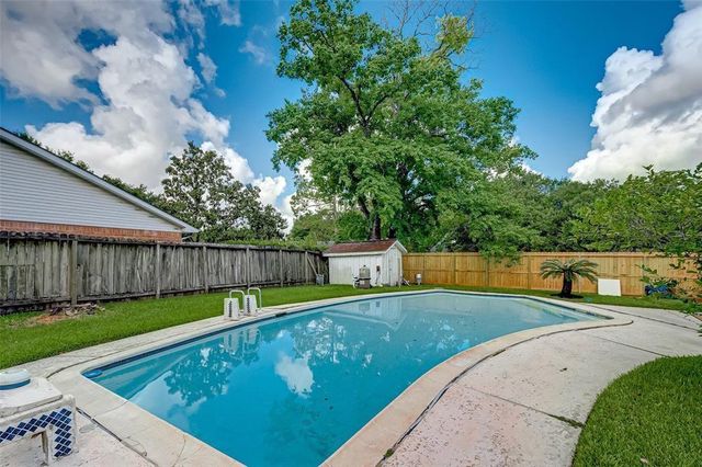 5811 Ludington Drive, Houston, TX 77035