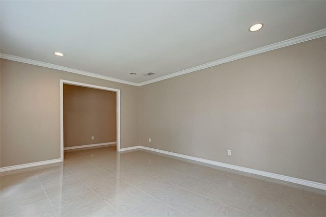 5811 Ludington Drive, Houston, TX 77035