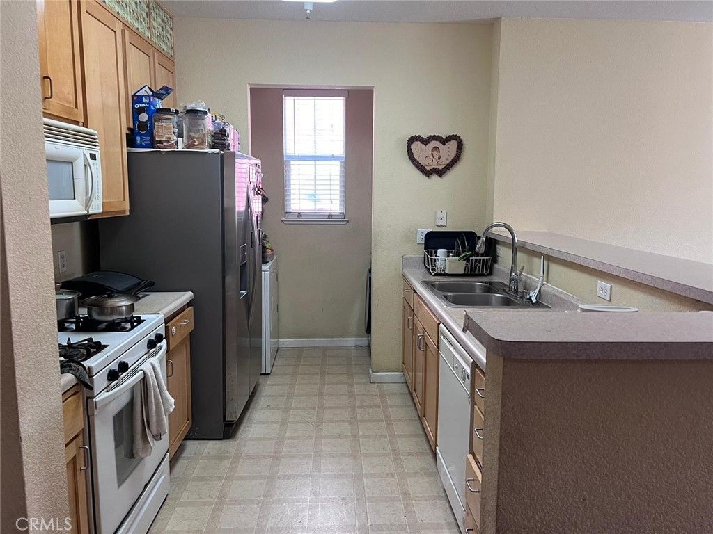 Image 10 of property listing at 2177 Alum Rock Avenue 211, San Jose, CA 95116