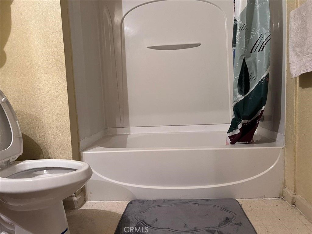 Image 9 of property listing at 2177 Alum Rock Avenue 211, San Jose, CA 95116