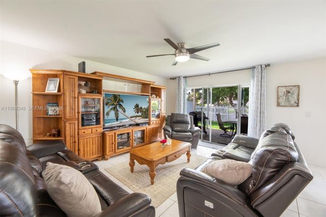 161 W Granada Ave, Weston, FL 33326