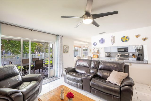 161 W Granada Ave, Weston, FL 33326