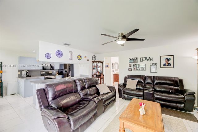 161 W Granada Ave, Weston, FL 33326