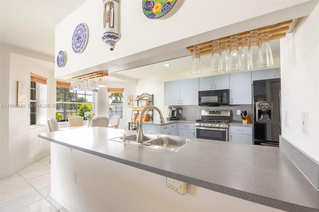 161 W Granada Ave, Weston, FL 33326