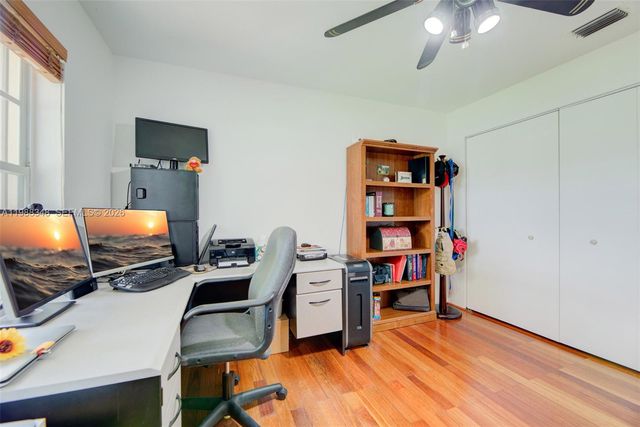 161 W Granada Ave, Weston, FL 33326