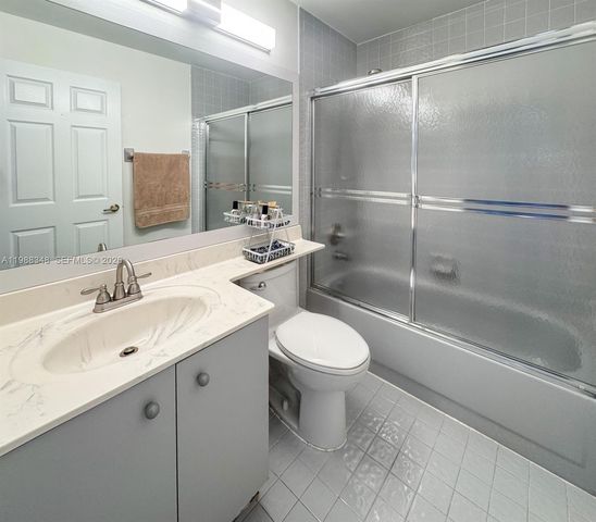 161 W Granada Ave, Weston, FL 33326