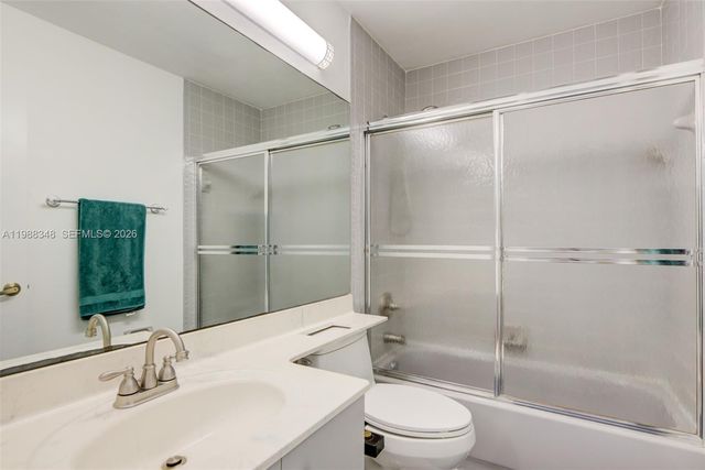 161 W Granada Ave, Weston, FL 33326