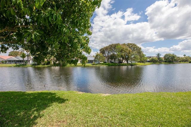 161 W Granada Ave, Weston, FL 33326