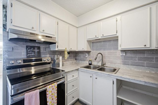 1041 APOLLO BEACH BOULEVARD E, Apollo Beach, FL 33572