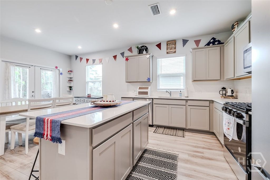 Image 11 of property listing at 64 Shade Tree Drive, Richmond Hill, GA 31324