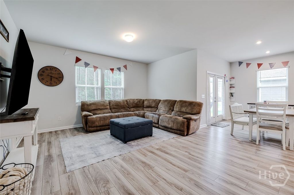 Image 16 of property listing at 64 Shade Tree Drive, Richmond Hill, GA 31324
