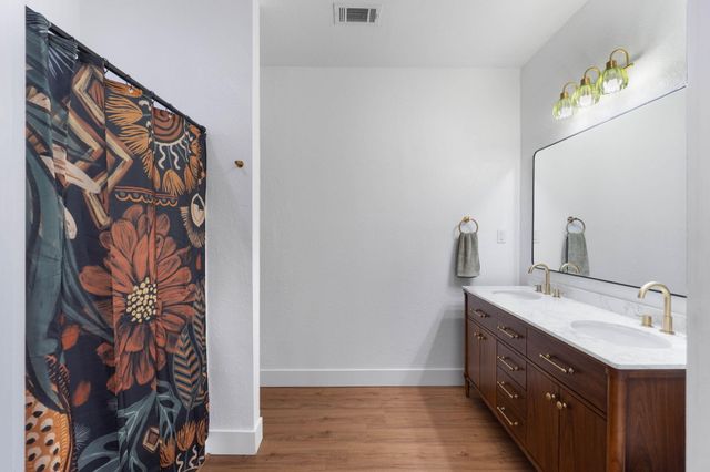 40 Hidden Lakes Trail, Defuniak Springs, FL 32433