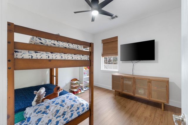 40 Hidden Lakes Trail, Defuniak Springs, FL 32433