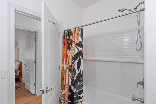 40 Hidden Lakes Trail, Defuniak Springs, FL 32433