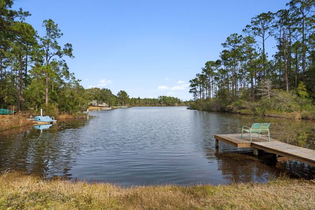 40 Hidden Lakes Trail, Defuniak Springs, FL 32433