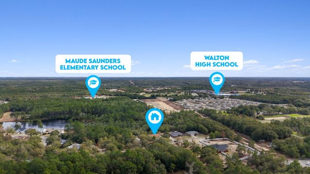 40 Hidden Lakes Trail, Defuniak Springs, FL 32433