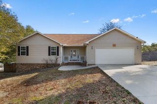 40 Hidden Lakes Trail, Defuniak Springs, FL 32433
