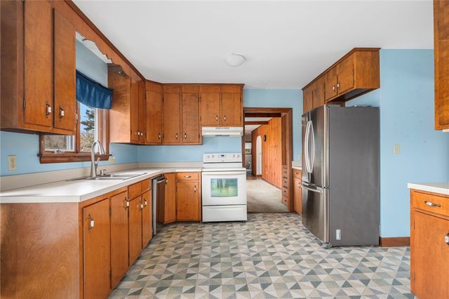 141 Peckham Road, Little Compton, RI 02837