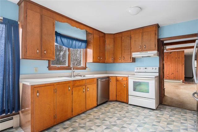 141 Peckham Road, Little Compton, RI 02837