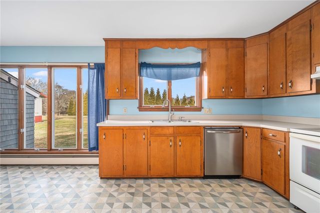 141 Peckham Road, Little Compton, RI 02837