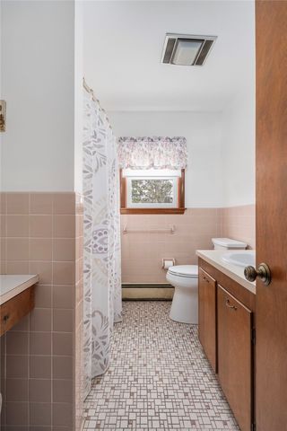 141 Peckham Road, Little Compton, RI 02837