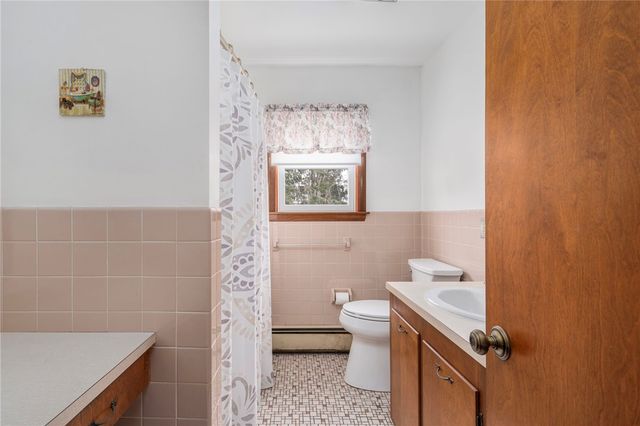 141 Peckham Road, Little Compton, RI 02837