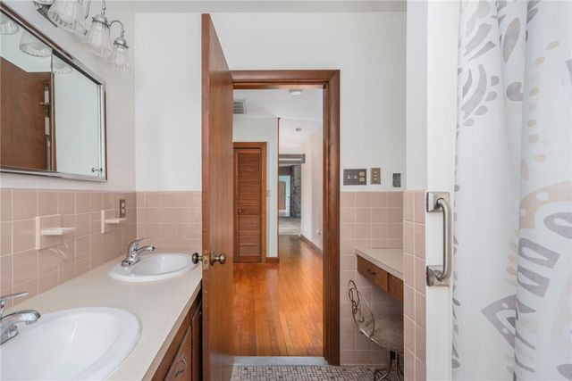 141 Peckham Road, Little Compton, RI 02837