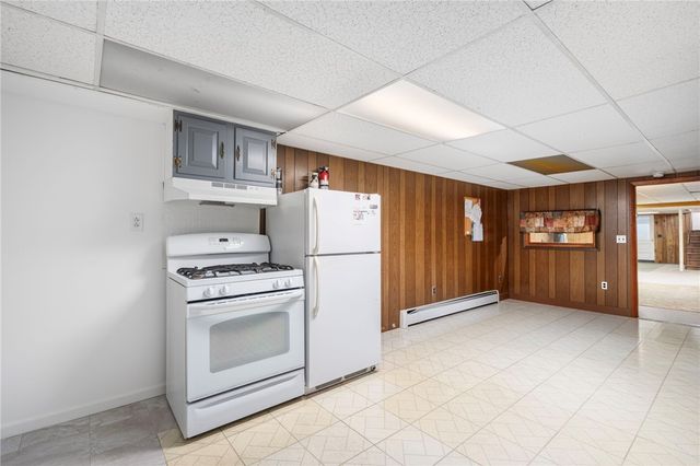 141 Peckham Road, Little Compton, RI 02837