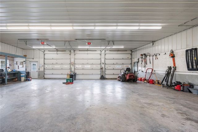 141 Peckham Road, Little Compton, RI 02837