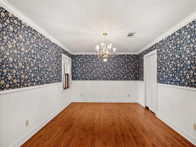 203 Country Club Lane, Leesville, LA 71446