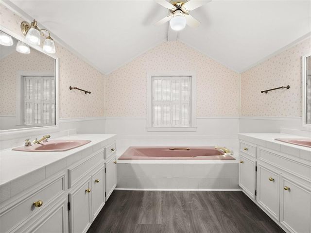 203 Country Club Lane, Leesville, LA 71446