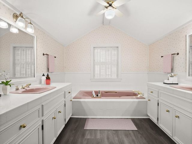 203 Country Club Lane, Leesville, LA 71446