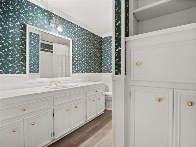 203 Country Club Lane, Leesville, LA 71446