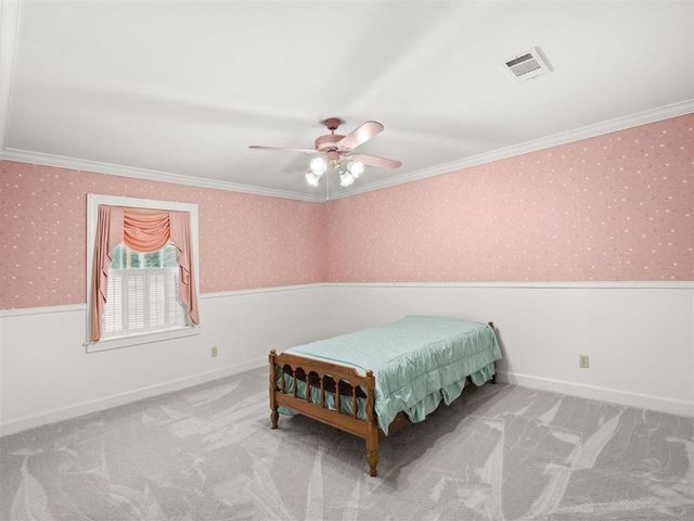 203 Country Club Lane, Leesville, LA 71446