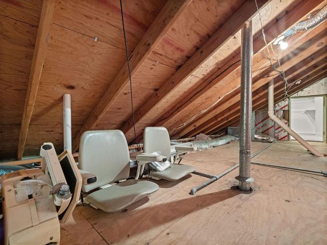 203 Country Club Lane, Leesville, LA 71446