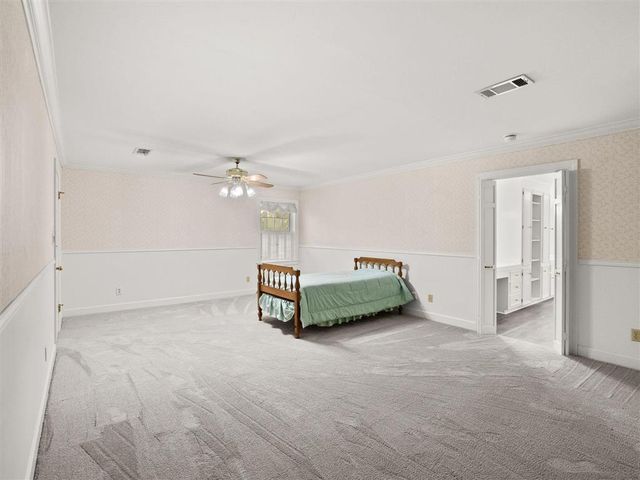 203 Country Club Lane, Leesville, LA 71446