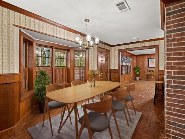 203 Country Club Lane, Leesville, LA 71446