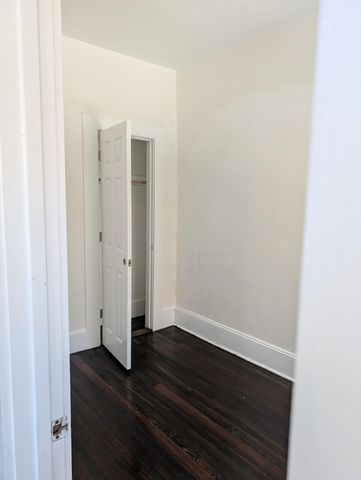 151 Charles 2, Boston, MA 02114