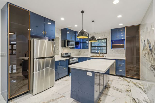 1509 Center Street, Des Plaines, IL 60018