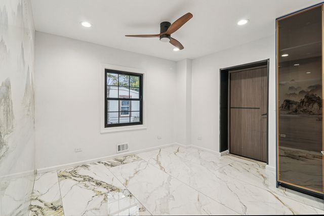 1509 Center Street, Des Plaines, IL 60018