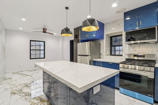 1509 Center Street, Des Plaines, IL 60018